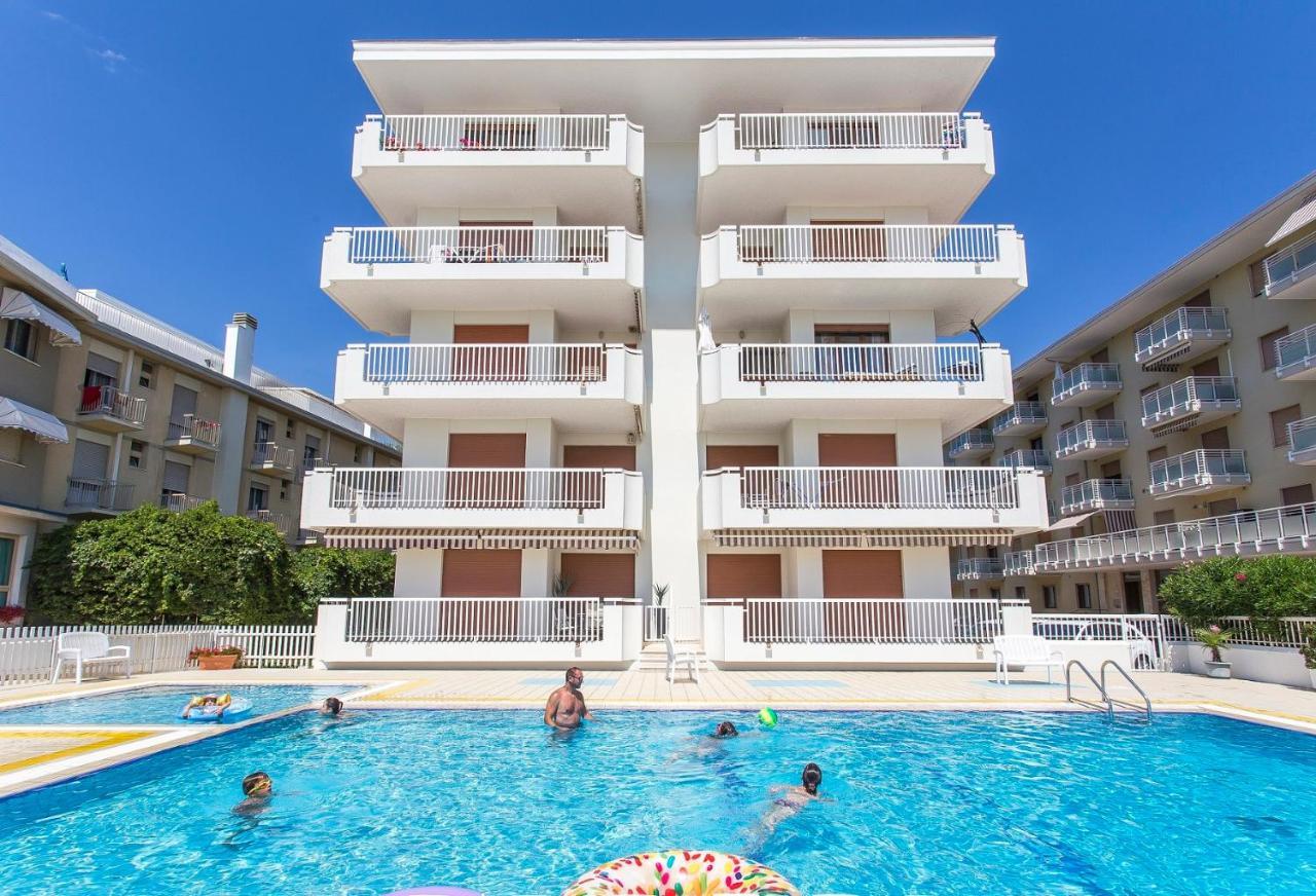 Residence Nautilus Лідо-ді-Єзоло Екстер'єр фото