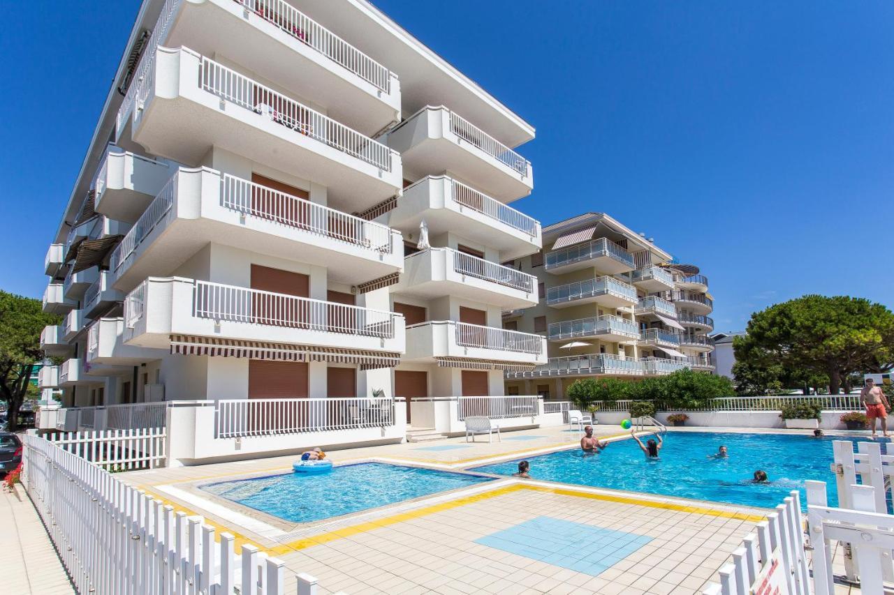Residence Nautilus Лідо-ді-Єзоло Екстер'єр фото